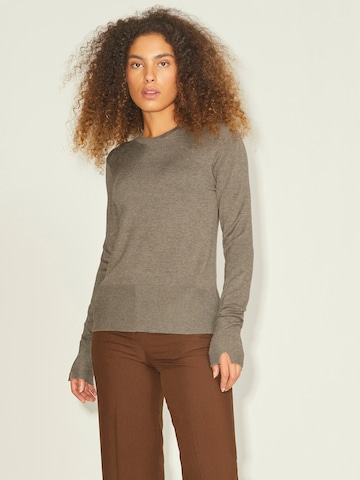 JJXX Sweater in Brown: front