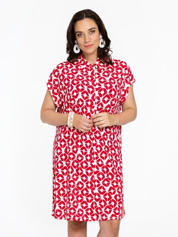 Yoek Shirt Dress in Red: front