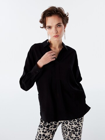 Twist Blouse in Zwart: voorkant