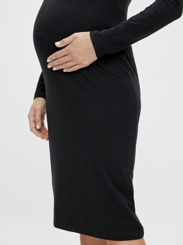 Rochie 'Sia' de la MAMALICIOUS pe negru