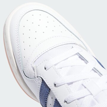ADIDAS ORIGINALS Tenisky 'Forum' – bílá