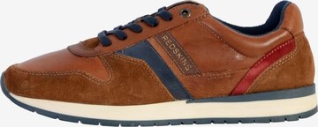 Chaussure de sport à lacets REDSKINS en marron : devant