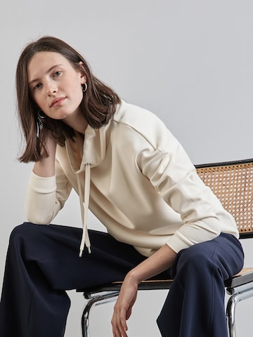 STREET ONE Sweatshirt in Beige