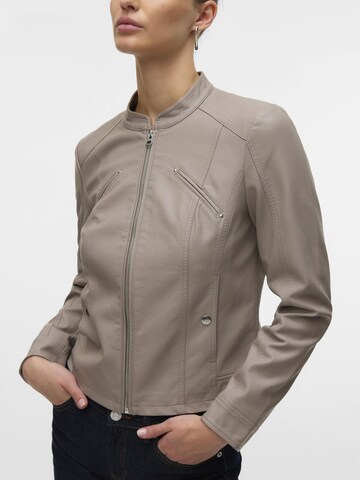 Veste mi-saison 'Favodona' VERO MODA en gris