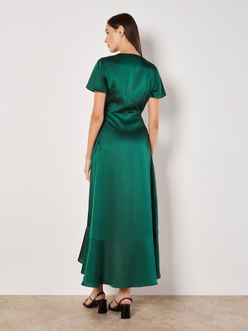 Abito di Apricot in verde