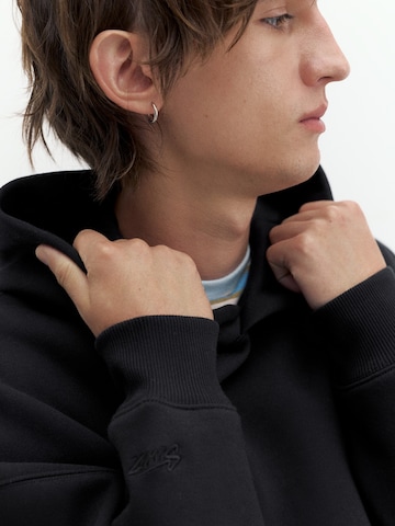 Pull&BearSweater majica 'STWD' - crna boja