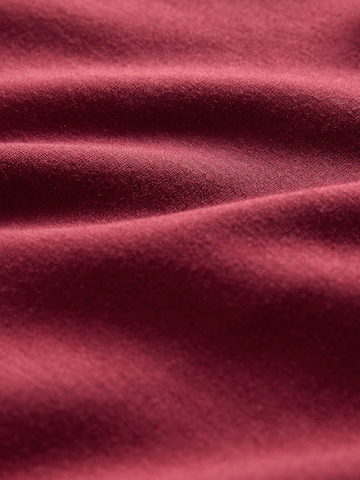 The Set Sweatsuit in Red