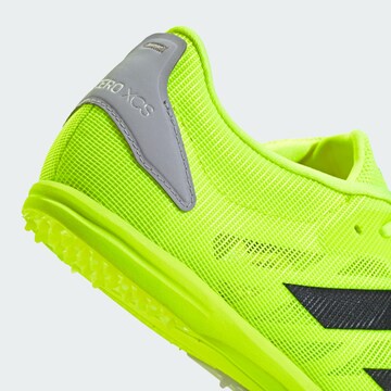 Chaussure de course 'Adizero XCS' ADIDAS PERFORMANCE en vert