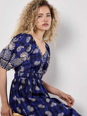 Apricot Paisley Print Button Midi Dress ' ' in Blau