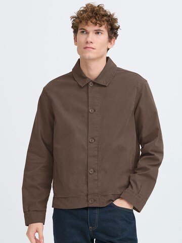 Casual Friday - Chaqueta de entretiempo 'CFBuchan' en marrón: frente