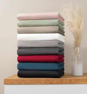 MY HOME Bed Sheet in Red
