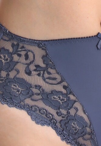 sassa Slip 'CLASSIC LACE' in Blauw