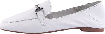 D.MoRo Shoes Classic Flats in White
