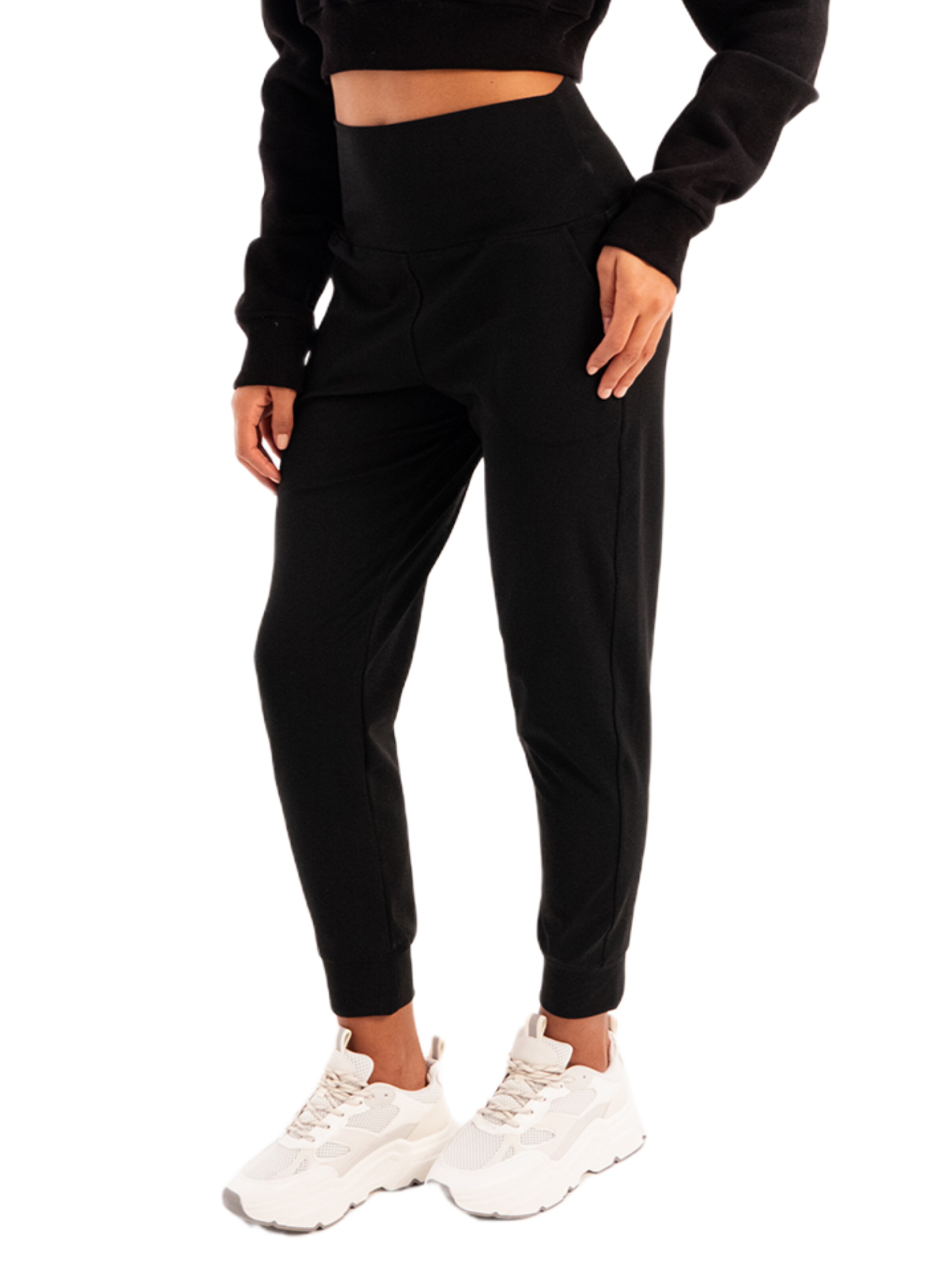 Justever Tapered Hose in Schwarz: Vorderseite