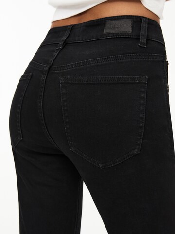 Slimfit Jeans di Pull&Bear in nero