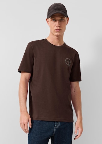 T-Shirt QS en marron : devant