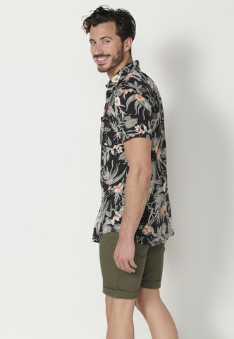 KOROSHI - Regular Fit Camisa em preto