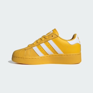 ADIDAS ORIGINALS Rövid szárú sportcipők 'Superstar XLG' - sárga