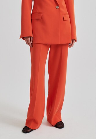 SECOND FEMALE Regular Pleated Pants 'Evie' in Red: front