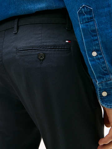 TOMMY HILFIGER - Slimfit Calças chino em azul