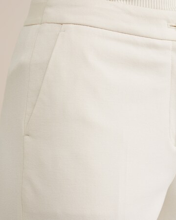 Slimfit Pantaloni con piega frontale di WE Fashion in beige