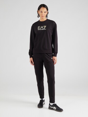EA7 Emporio Armani Облекло за бягане в черно: отпред
