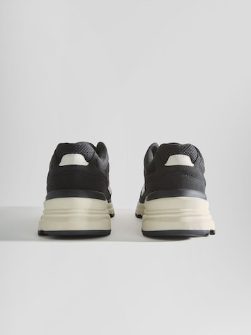 Bershka Sneaker in Schwarz