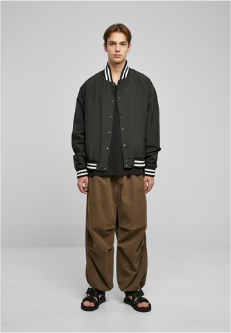 Urban Classics Демисезонная куртка в Черный