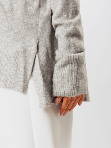 Forever New Pullover in Grau