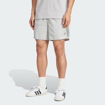 ADIDAS ORIGINALS Обычный Штаны 'Adicolor Classics Sprinter' в Серый: спереди