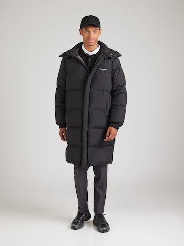 ARMANI EXCHANGE Зимнее пальто в Черный: спереди