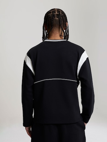 AND1 Суичър '93' в черно