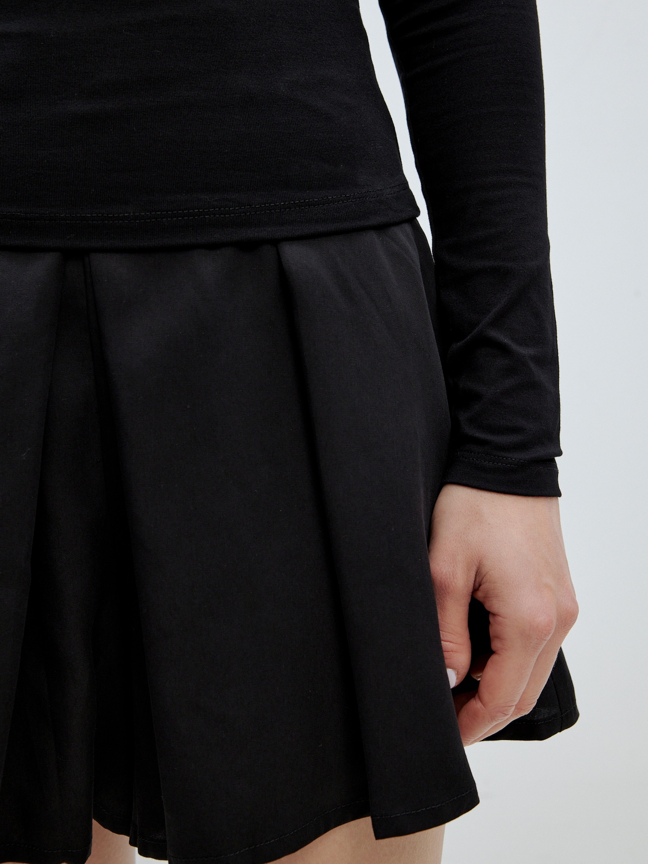 EDITED Shirt 'Kareene' Zwart