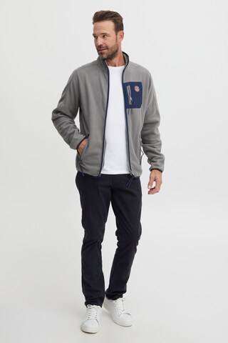 FQ1924 Fleecejacke 'Luis' in Grau