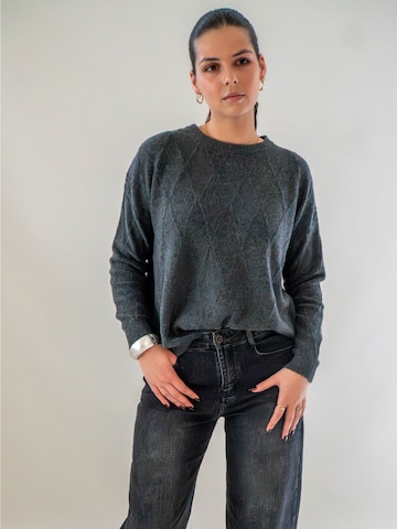 WEARABLE STORIES Pullover 'Manou' in Grau