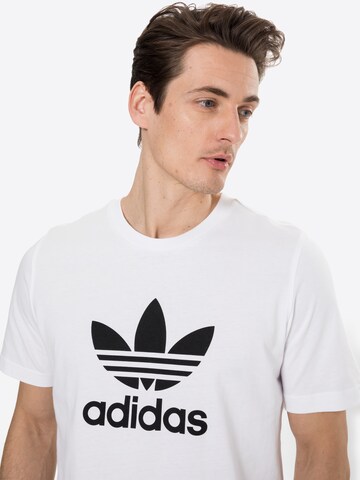 ADIDAS ORIGINALS Paita 'Trefoil' värissä valkoinen