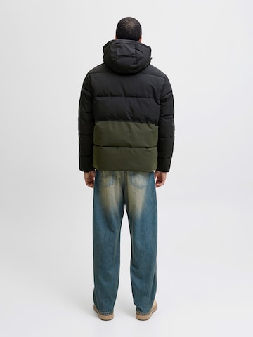 Geacă de iarnă 'JJEOWEN' de la JACK & JONES pe verde