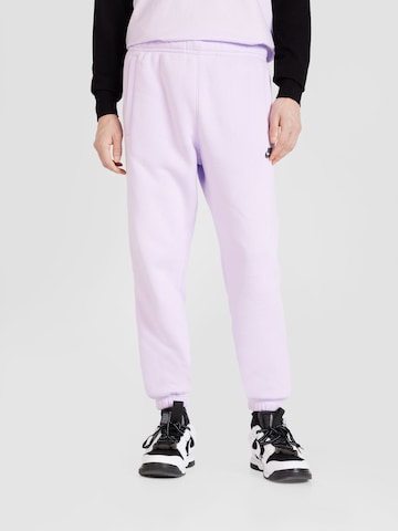 Nike Sportswear Tapered Broek 'CLUB FLEECE' in Lila: voorkant