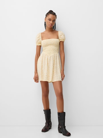 Abito di Bershka in beige