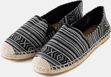 Minnetonka Espadryle w kolorze czarny