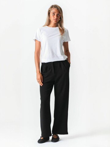 Regular Pantalon ' Vera ' TEESHOPPEN en noir