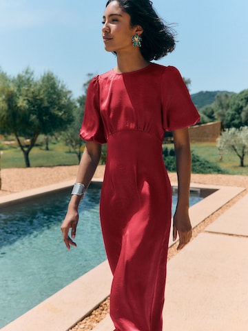 Friends Like These Evening dress in Red