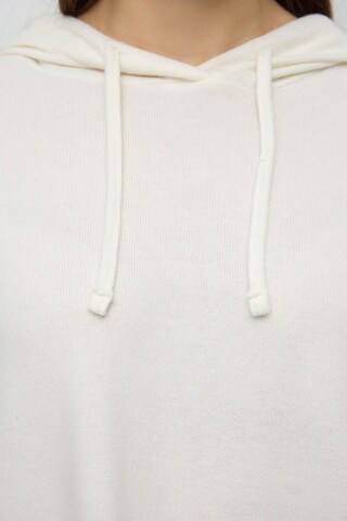 No Matter What Sweatshirt 'Ball' in Weiß