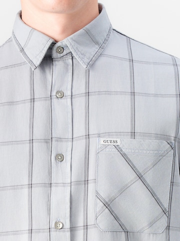 Fit confort Chemise GUESS en bleu