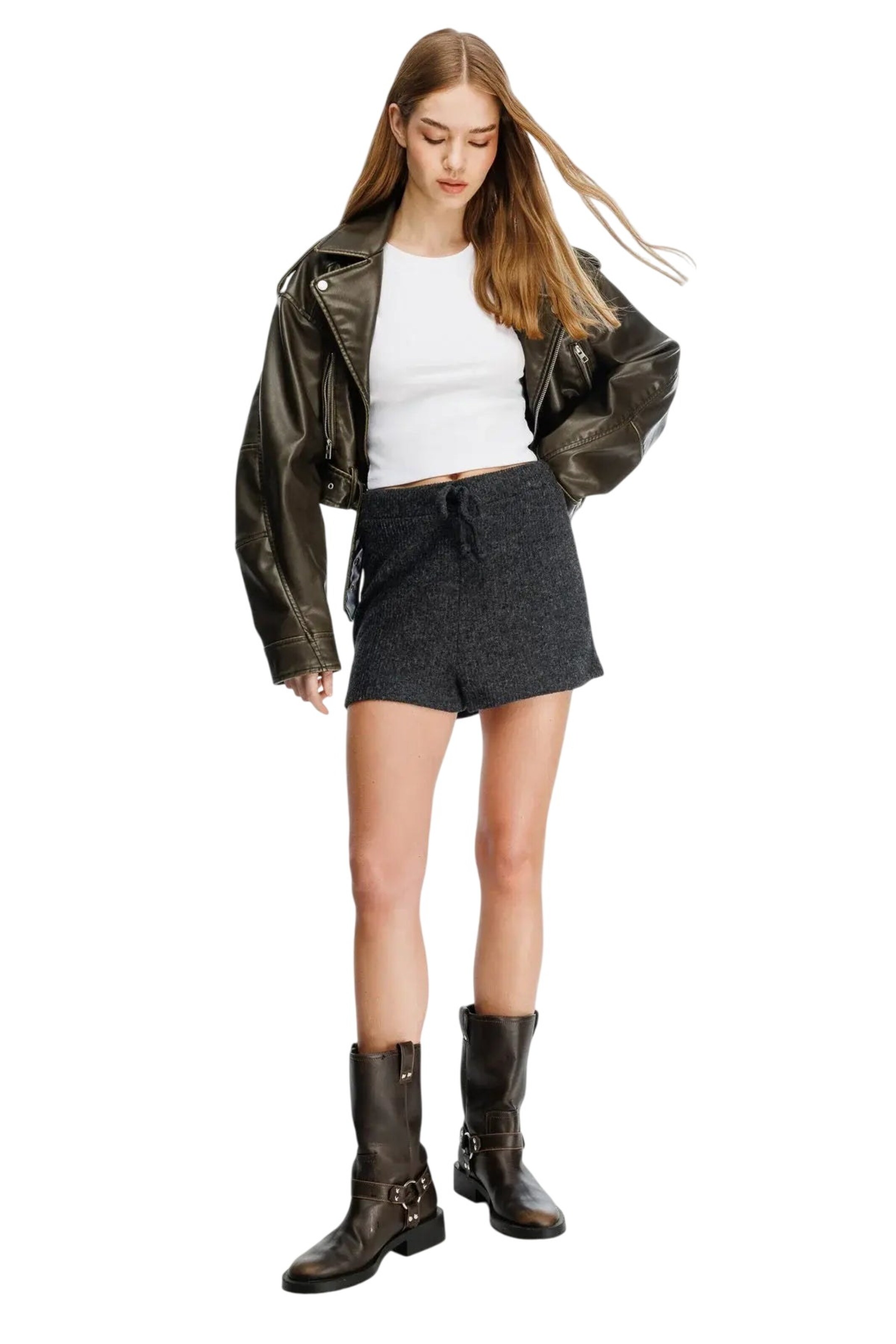 Alexa Dash Regular Short in Schwarz