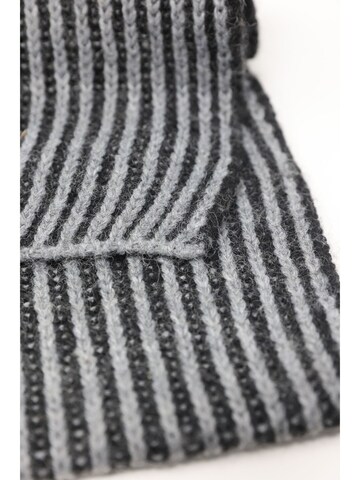 Real Guys Scarf in Black
