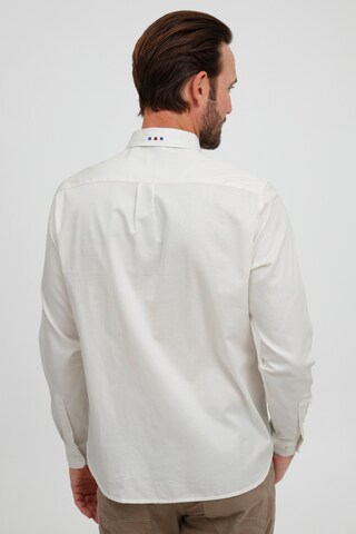 FQ1924 Regular fit Button Up Shirt in White