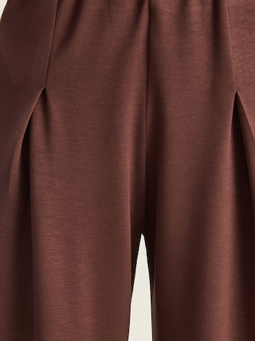 Completo pantalone di Bianco Lucci in marrone