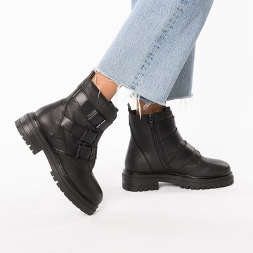 MEXX Boots 'Forever' in Black