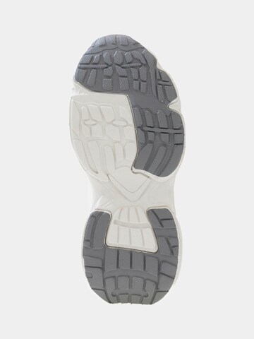 GUESS Sneaker in Weiß